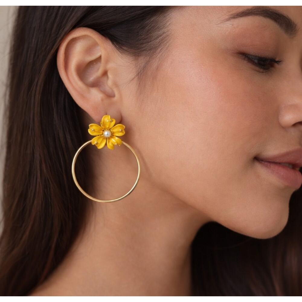 🌴 Pick 3 For $15 Pomina Gold Yellow Flower Hoop Earrings New - Picture 2 of 2